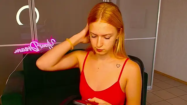 MirandaMayers online show from September 2025 05:41:01 AM
