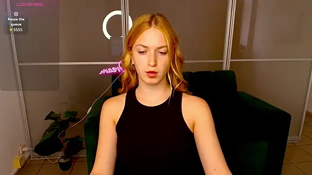 MirandaMayers online show from October 2025 05:42:01 AM