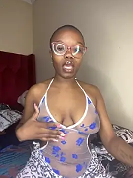 Snapshot of YummyMelanin117 chatting on November 2025 06:02:01 PM YummyMelanin117 online show from November 2025 06:02:01 PM