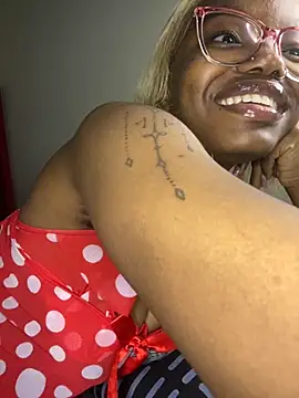 Snapshot of YummyMelanin117 chatting on October 2025 10:35:01 PM YummyMelanin117 online show from October 2025 10:35:01 PM