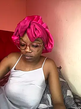 Snapshot of YummyMelanin117 chatting on November 2025 01:44:02 PM YummyMelanin117 online show from November 2025 01:44:02 PM