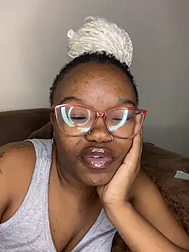 YummyMelanin117 online show from April 2026 02:03:02 AM