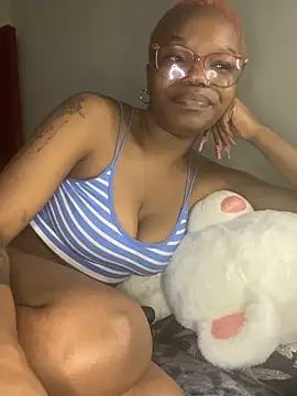 YummyMelanin117 online show from September 2025 06:44:01 PM