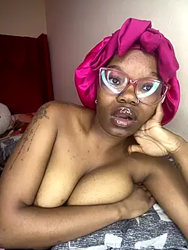 Snapshot of YummyMelanin117 chatting on November 2025 06:36:01 AM YummyMelanin117 online show from November 2025 06:36:01 AM