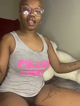 Snapshot of YummyMelanin117 chatting on September 2025 07:01:02 AM YummyMelanin117 online show from September 2025 07:01:02 AM