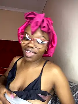 Snapshot of YummyMelanin117 chatting on November 2025 06:47:02 AM YummyMelanin117 online show from November 2025 06:47:02 AM