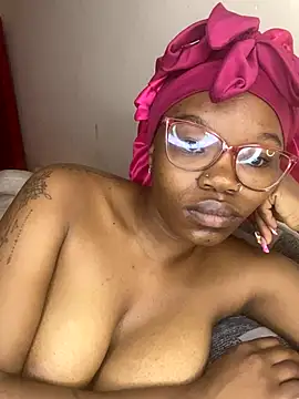 Snapshot of YummyMelanin117 chatting on November 2025 06:39:02 AM YummyMelanin117 online show from November 2025 06:39:02 AM