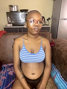 Snapshot of YummyMelanin117 chatting on October 2025 08:02:02 AM YummyMelanin117 online show from October 2025 08:02:02 AM