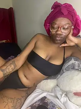 YummyMelanin117 online show from January 2026 05:52:02 PM