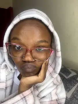 Snapshot of YummyMelanin117 chatting on November 2025 09:53:01 PM YummyMelanin117 online show from November 2025 09:53:01 PM