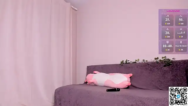 emmelieflorence online show from February 2026 08:52:02 PM