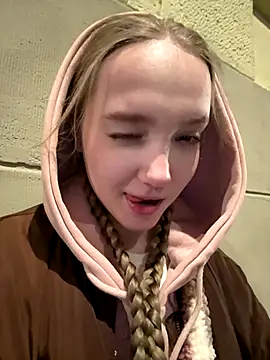 Snapshot of bambi_lu chatting on October 2025 05:48:02 PM bambi lu online show from October 2025 05:48:02 PM