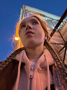 Snapshot of bambi_lu chatting on October 2025 03:15:01 PM bambi lu online show from October 2025 03:15:01 PM