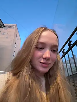 Snapshot of bambi_lu chatting on June 2026 08:21:02 PM bambi lu online show from June 2026 08:21:02 PM