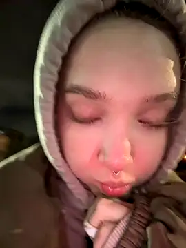 Snapshot of bambi_lu chatting on November 2025 05:40:01 PM bambi lu online show from November 2025 05:40:01 PM