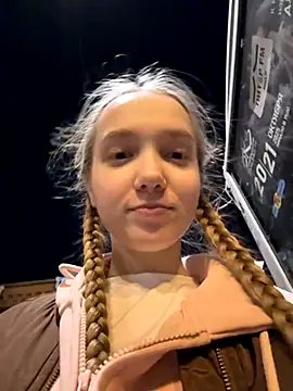 Snapshot of bambi_lu chatting on October 2025 04:51:02 PM bambi lu online show from October 2025 04:51:02 PM