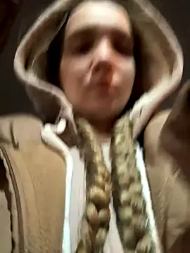 Snapshot of bambi_lu chatting on December 2025 04:28:02 PM bambi lu online show from December 2025 04:28:02 PM