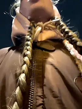 Snapshot of bambi_lu chatting on October 2025 04:52:01 PM bambi lu online show from October 2025 04:52:01 PM