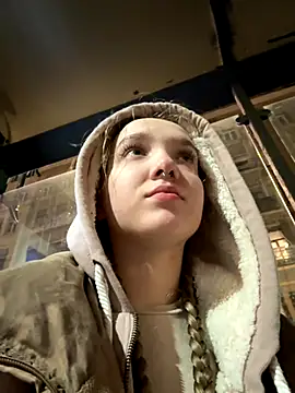 Snapshot of bambi_lu chatting on November 2025 06:12:02 PM bambi lu online show from November 2025 06:12:02 PM