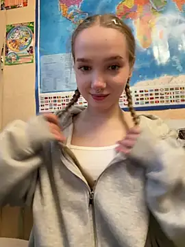 bambi lu online show from April 2026 03:29:02 PM