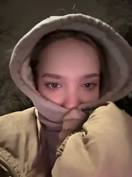 Snapshot of bambi_lu chatting on November 2025 06:00:01 PM bambi lu online show from November 2025 06:00:01 PM