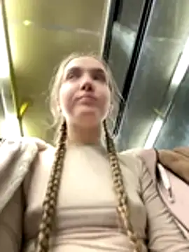 Snapshot of bambi_lu chatting on December 2025 05:51:01 PM bambi lu online show from December 2025 05:51:01 PM