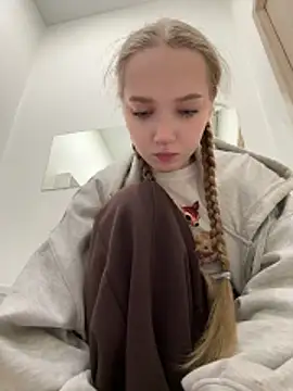 bambi lu online show from March 2026 06:40:01 PM