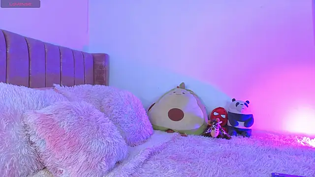 zaraquiinn online show from November 2025 02:42:02 PM