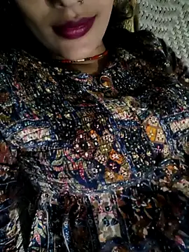 Eshwari Chopra online show from October 2025 04:04:01 PM
