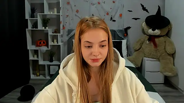 MelanieAlves online show from November 2025 12:20:02 PM