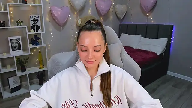 MelanieAlves online show from February 2026 07:03:01 PM