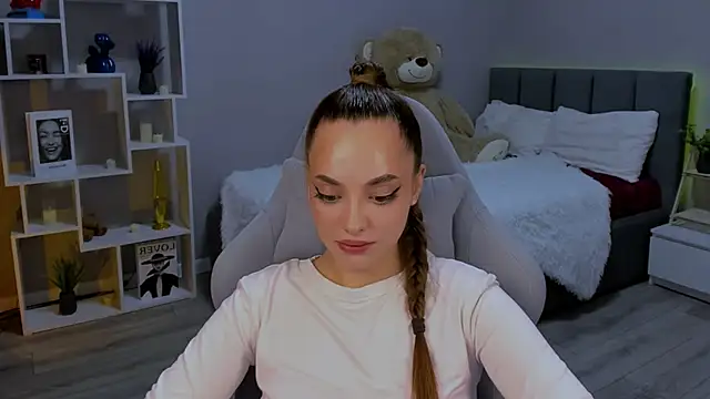 MelanieAlves online show from November 2025 06:19:01 PM