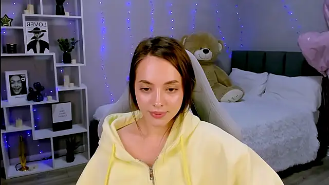 MelanieAlves online show from April 2026 08:35:01 PM