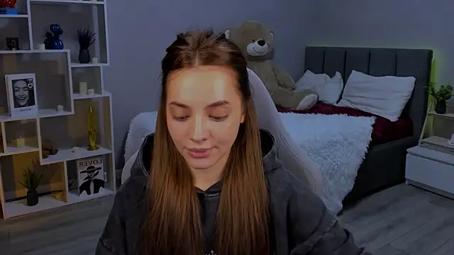 MelanieAlves online show from November 2025 06:08:01 PM