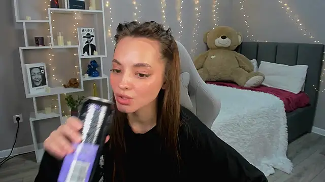 MelanieAlves online show from February 2026 12:38:02 PM