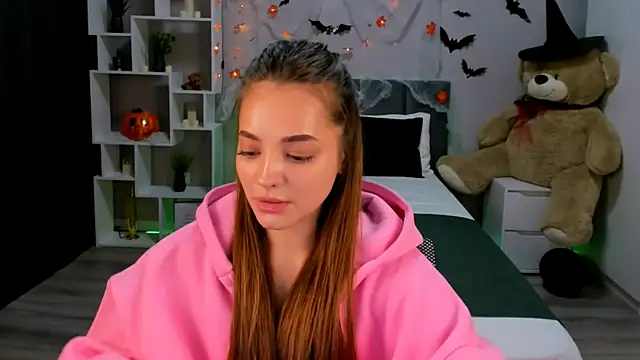 MelanieAlves online show from October 2025 06:32:02 PM