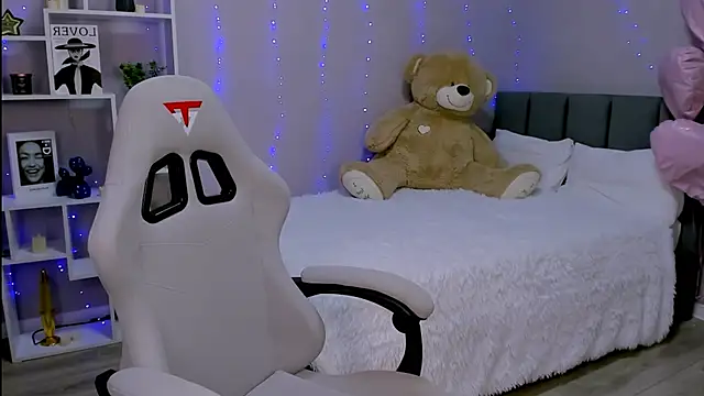 MelanieAlves online show from April 2026 02:44:02 PM