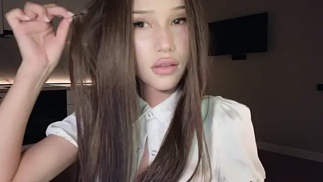 Snapshot of Ella_lee15 chatting on June 2026 01:48:01 AM Ella lee15 online show from June 2026 01:48:01 AM