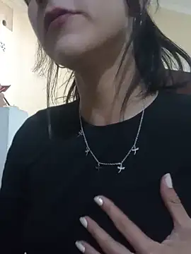 Camilitah online show from May 2026 01:04:03 AM