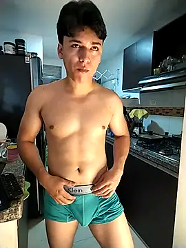 Snapshot of THE_LITTLE_LIAM chatting on October 2025 07:48:01 PM THE LITTLE LIAM online show from October 2025 07:48:01 PM