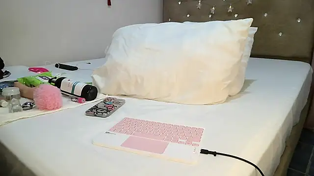 sofia8428 online show from March 2026 10:11:01 PM