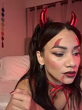 sofia8428 online show from October 2025 12:33:02 AM