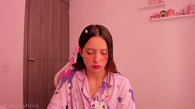 ImBunnyNova online show from April 2026 03:29:01 PM