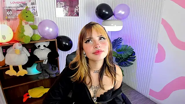 Snapshot of sukini_berry chatting on October 2025 12:52:01 PM sukini berry online show from October 2025 12:52:01 PM