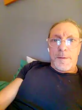 Deddyitalia3p online show from November 2025 07:58:01 PM