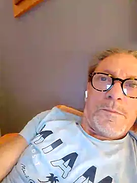 Deddyitalia3p online show from October 2025 08:13:02 PM