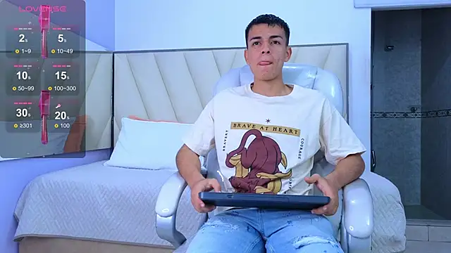 Hotboy21  online show from September 2025 03:24:02 AM