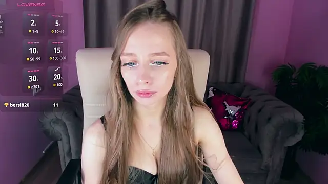 Snapshot of Amy_Waynee chatting on October 2025 07:48:02 PM Amy Waynee online show from October 2025 07:48:02 PM