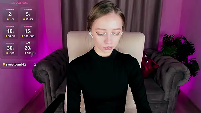 Snapshot of Amy_Waynee chatting on November 2025 04:54:02 PM Amy Waynee online show from November 2025 04:54:02 PM