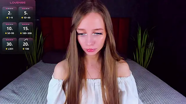 Snapshot of Amy_Waynee chatting on September 2025 08:26:01 PM Amy Waynee online show from September 2025 08:26:01 PM